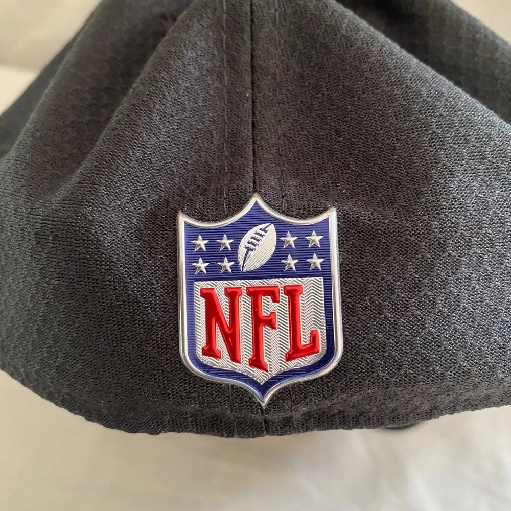 Pittsburgh Steelers‎ Child Youth Size New Era Fitted Hat Metal NFL Medallion